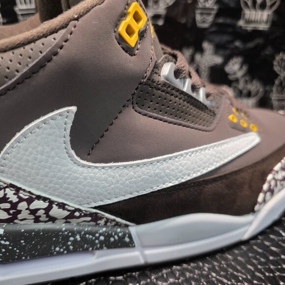 Custom Jordan 3-Inspired Sneakers – Travis Scott Fantasy Colorway Size US 11 - Picture 2 of 11